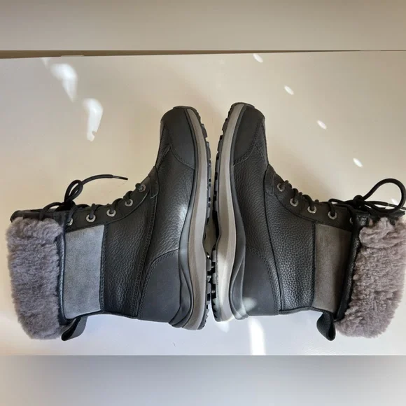 UGG ADIRONDACK III waterproof boots size 9 - Picture 10 of 16